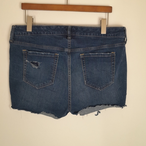 💥 EUC Torrid Boyfriend Distressed Dark Wash Jean Shorts - Picture 5 of 7